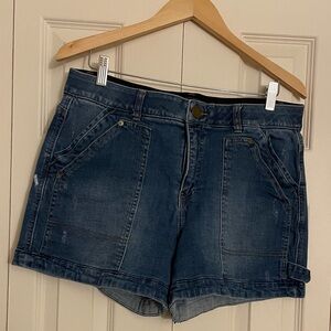 Size 14 Democracy “Ab” solution  brand carpenter shorts. 4” inseam.